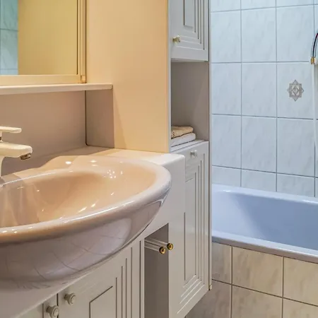 アパート Schoene Ferienwohnung-fuegen フューゲン